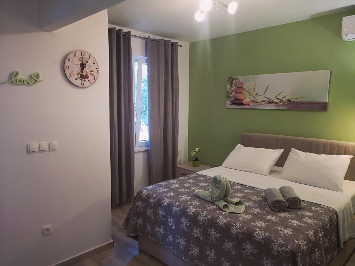 Apartments Rina - Kneze Račišće Buitenkant foto