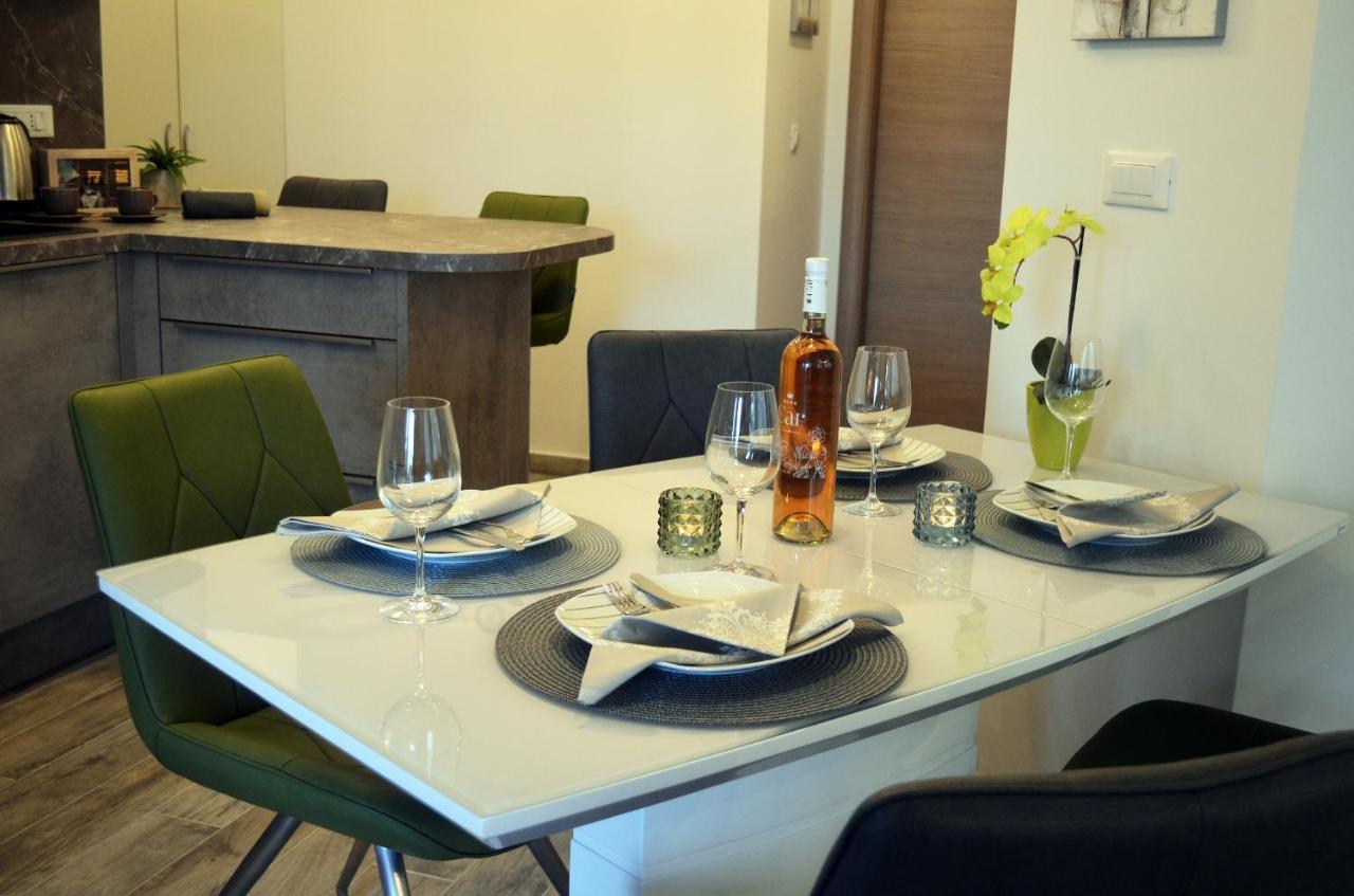 Apartments Rina - Kneze Račišće Buitenkant foto