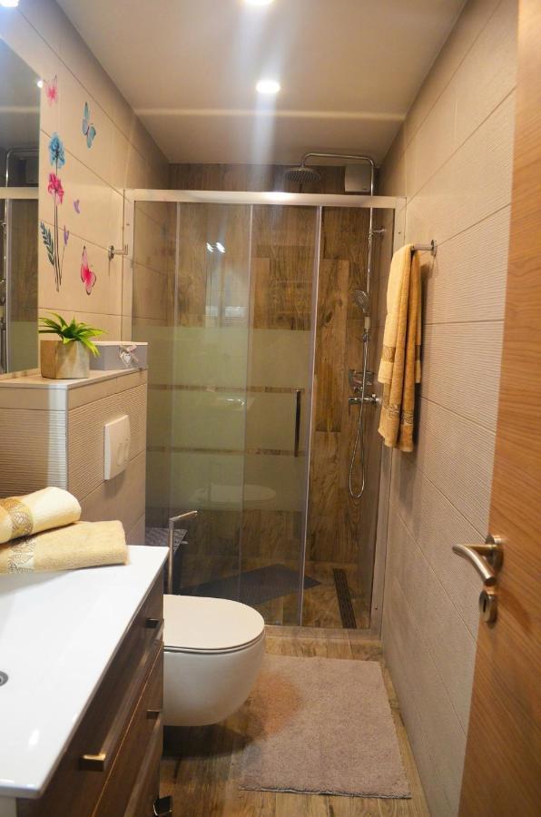 Apartments Rina - Kneze Račišće Buitenkant foto