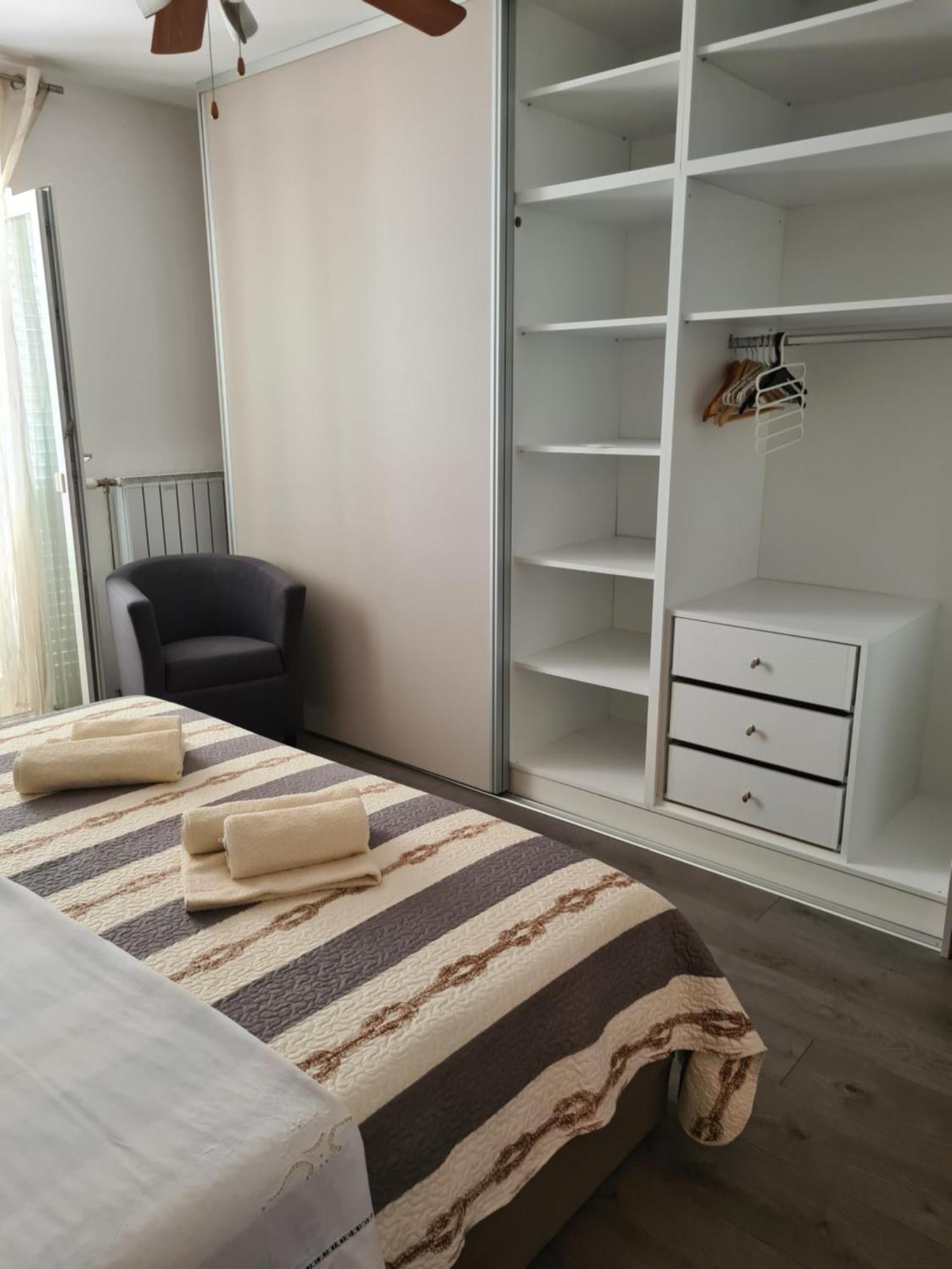 Apartments Rina - Kneze Račišće Kamer foto