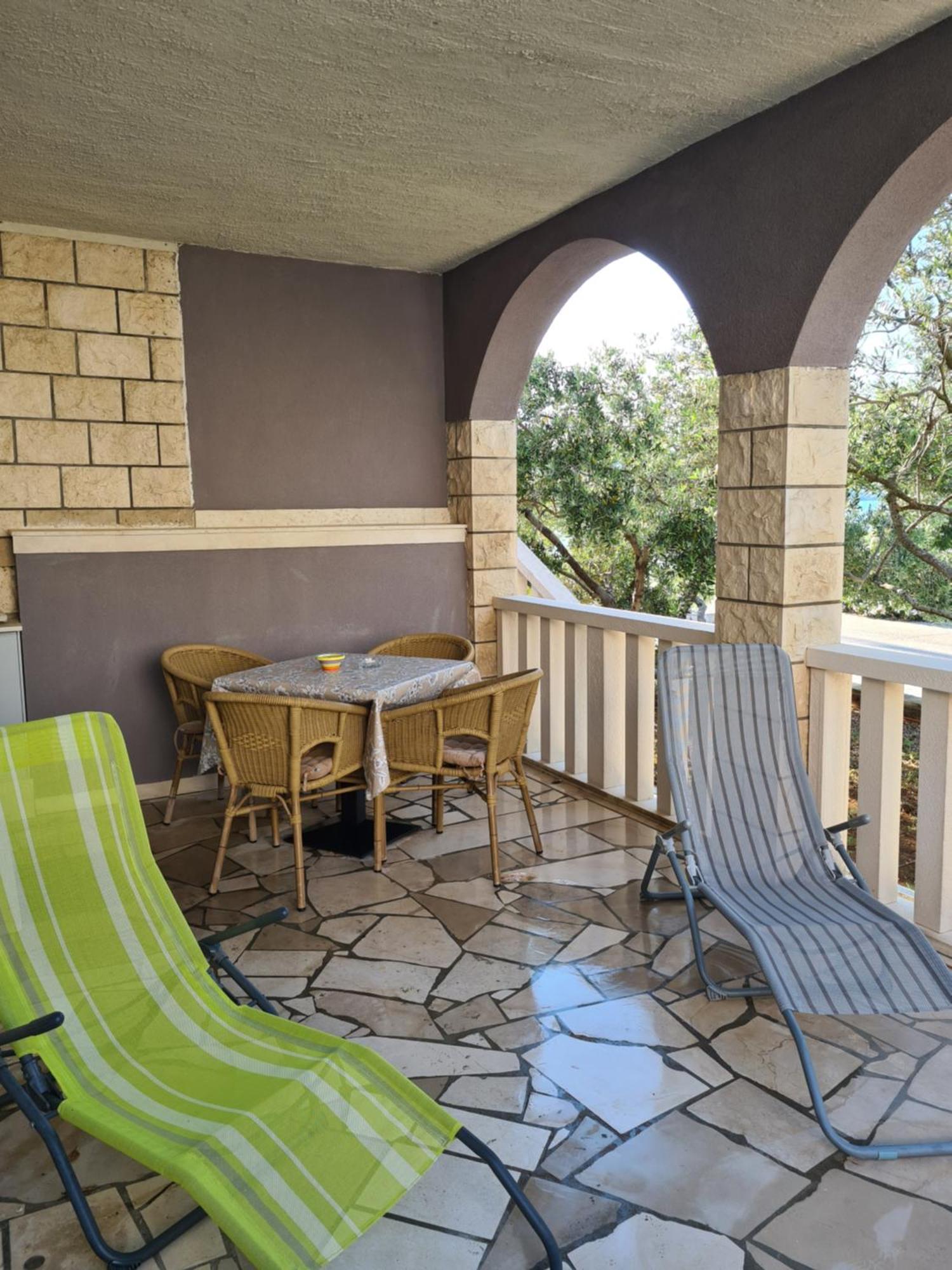 Apartments Rina - Kneze Račišće Kamer foto